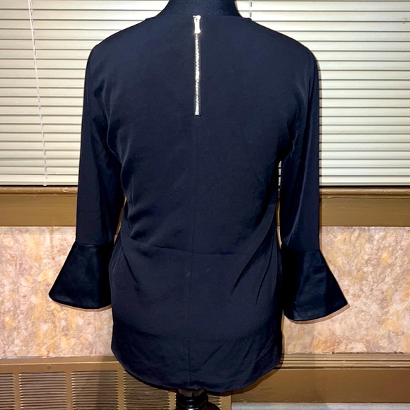 CALVIN KLEIN PULLOVER BLOUSE LEATHER BELL SLEEVES SMALL PETITE BUT FITS MEDIUM - Picture 2 of 8